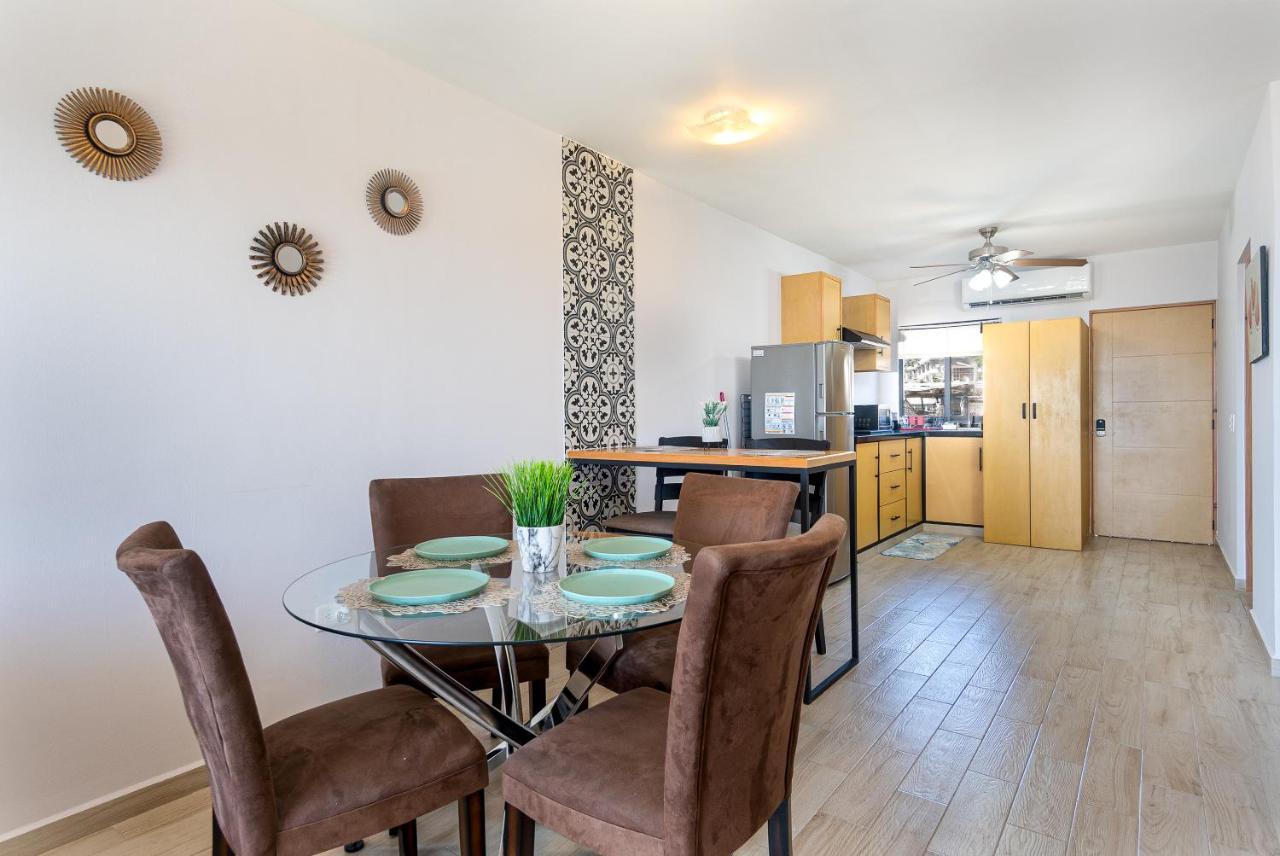 Stunning 2 Bedroom, 2 Bathroom Condo Just A 5 Minute Drive To The Beach カボ・サン・ルーカス エクステリア 写真