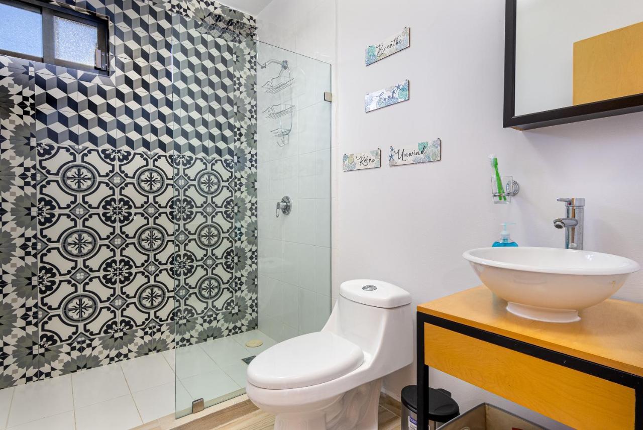 Stunning 2 Bedroom, 2 Bathroom Condo Just A 5 Minute Drive To The Beach カボ・サン・ルーカス エクステリア 写真