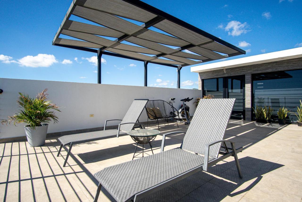 Stunning 2 Bedroom, 2 Bathroom Condo Just A 5 Minute Drive To The Beach カボ・サン・ルーカス エクステリア 写真