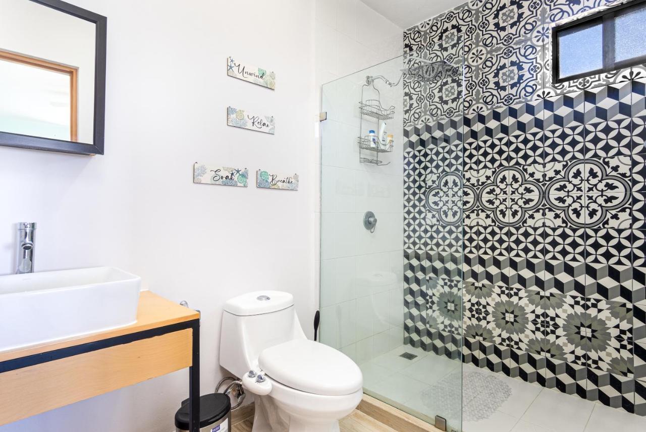 Stunning 2 Bedroom, 2 Bathroom Condo Just A 5 Minute Drive To The Beach カボ・サン・ルーカス エクステリア 写真